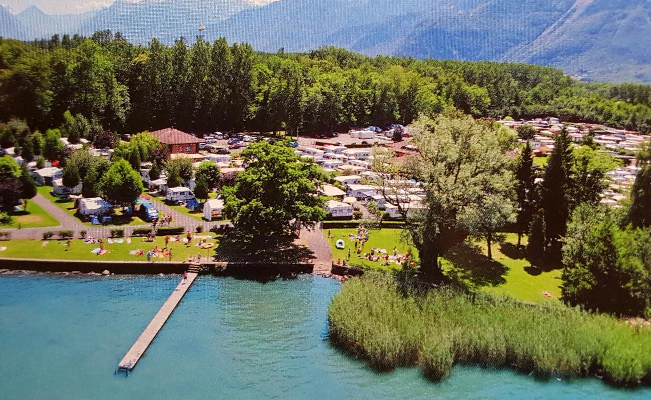 Photo de Plage des Grangettes avec herbe de surface