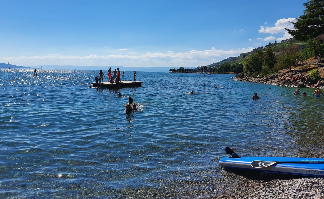 Photo de Plage de la Grotte avec caillou fin gris de surface