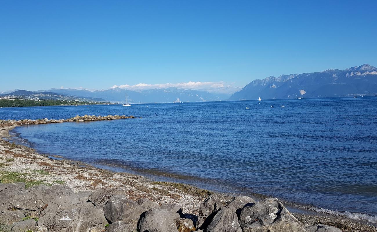 Photo de Plage de Parc des Pierrettes avec galets beige de surface