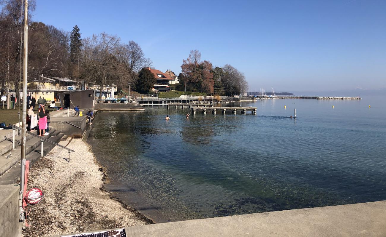 Photo de Plage de Nyon avec caillou gris de surface