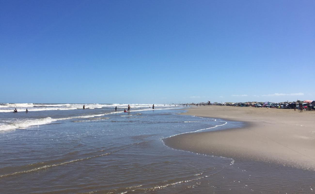 Photo de Plage de Coqueirinho avec sable lumineux de surface