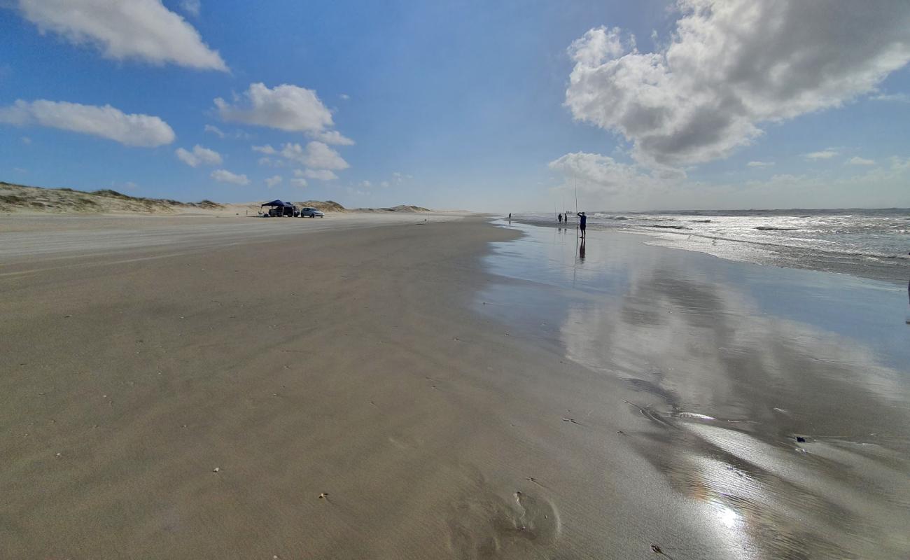 Photo de Plage du Mont Athos avec sable lumineux de surface