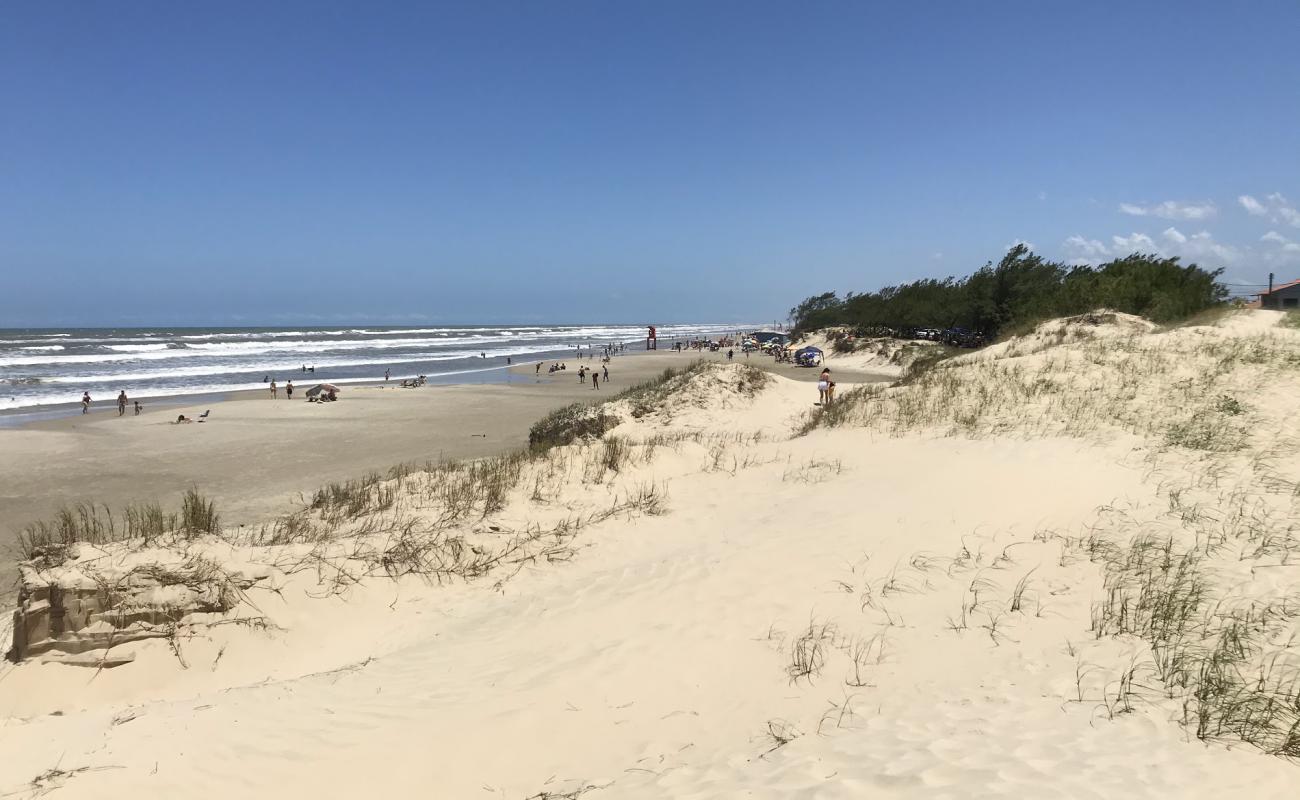 Photo de Plage de Santa Teresinha avec sable beige fin de surface