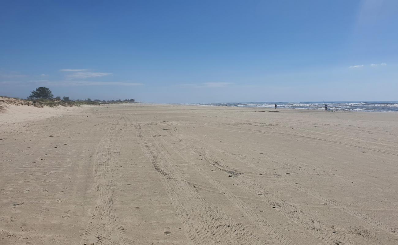 Photo de Plage du Balneario Atlantico avec sable beige fin de surface