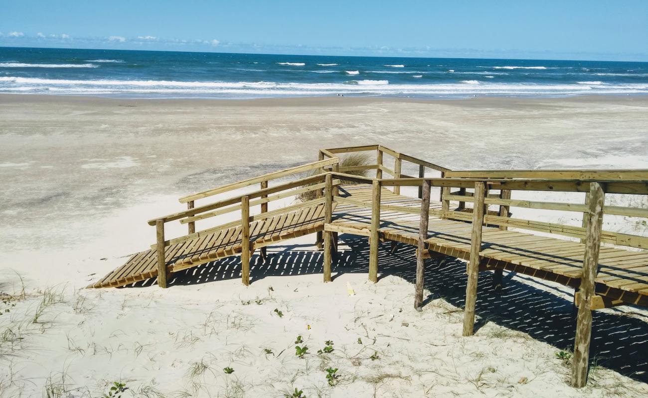 Photo de Praia Fernao Capelo avec sable beige fin de surface