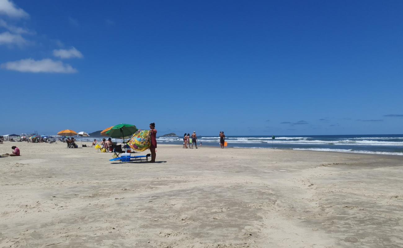 Photo de Praia da Vila Nova avec sable beige fin de surface