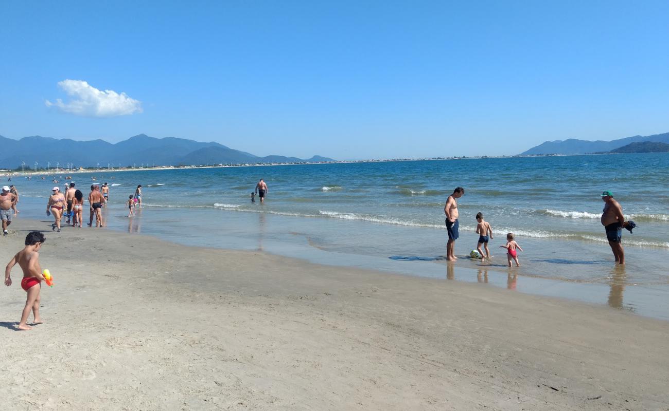 Photo de Praia da Pinheira II avec sable beige fin de surface