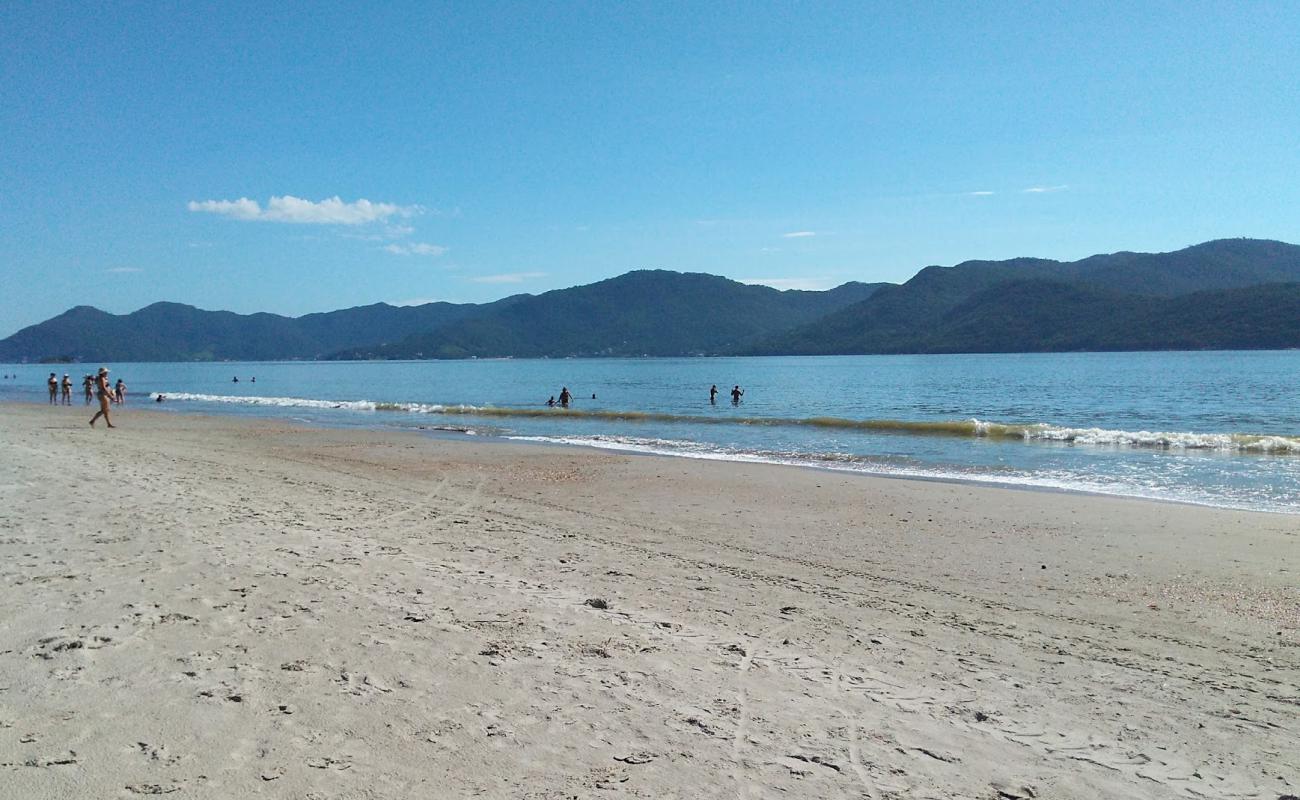 Photo de Praia do Sonho avec sable lumineux de surface