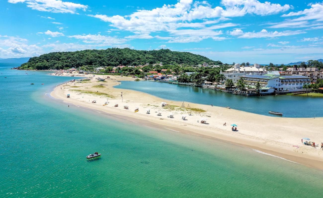 Photo de Ponta das Canas avec sable lumineux de surface