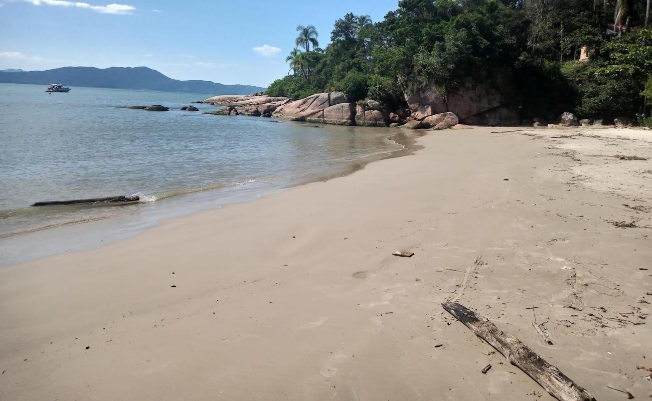Photo de Ganchos de Fora III avec sable beige de surface