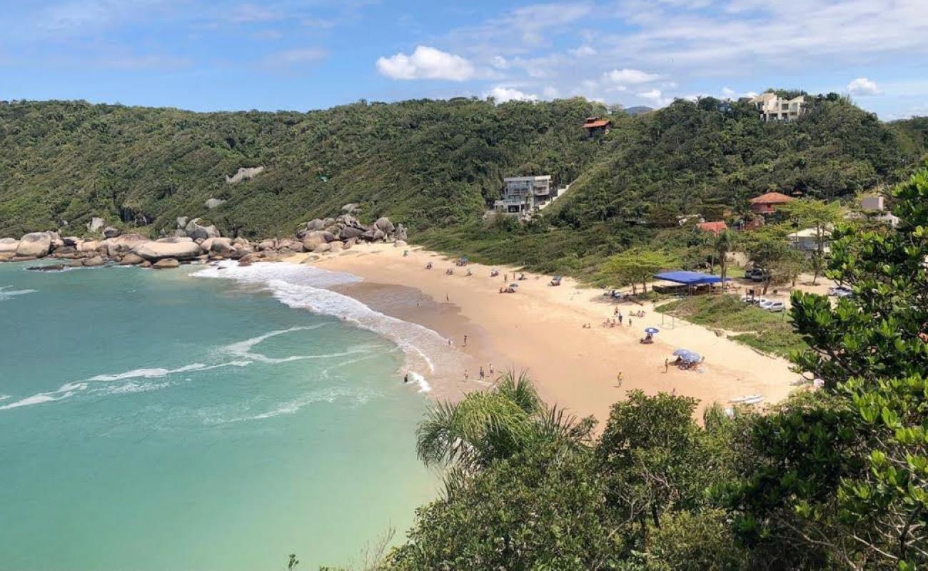 Photo de Praia da Tainha avec sable lumineux de surface