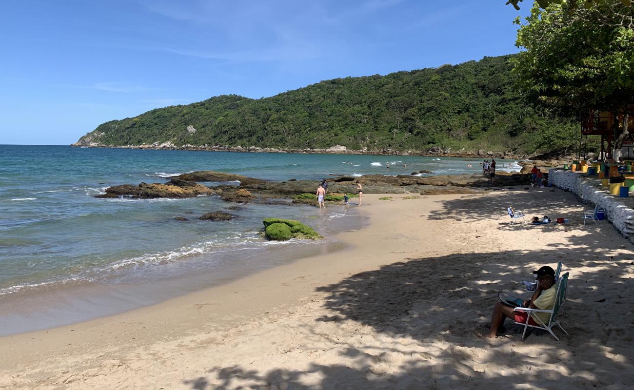 Photo de Retiro dos Padres Beach avec sable lumineux de surface