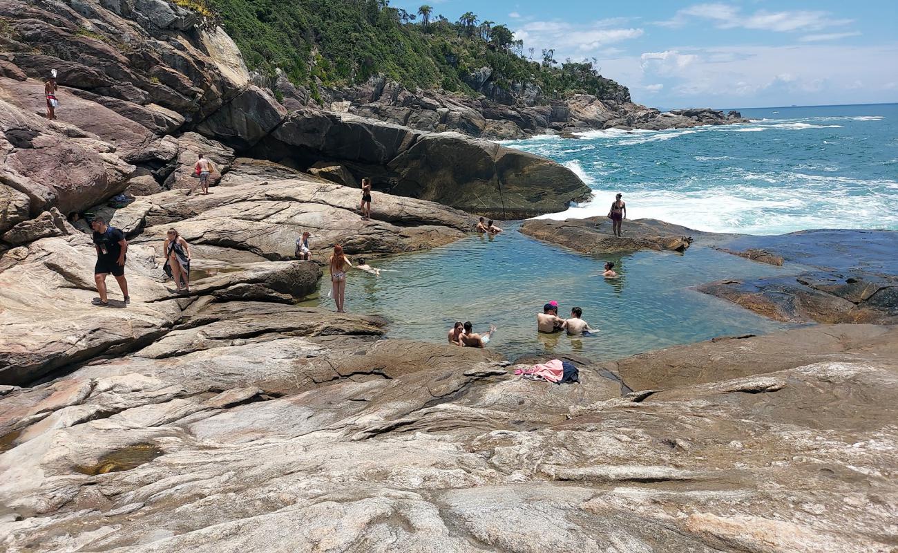 Photo de Piscina Natural da Sepultura avec terrain rocheux de surface