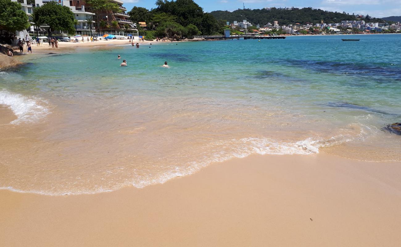 Photo de Praia de Embrulho avec sable beige de surface
