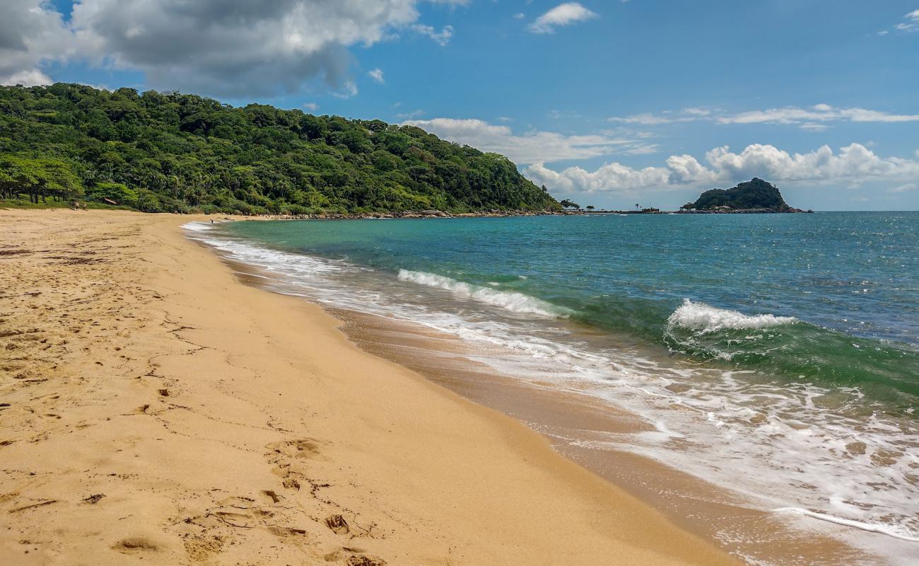 Photo de Plage de Grossa avec sable lumineux de surface