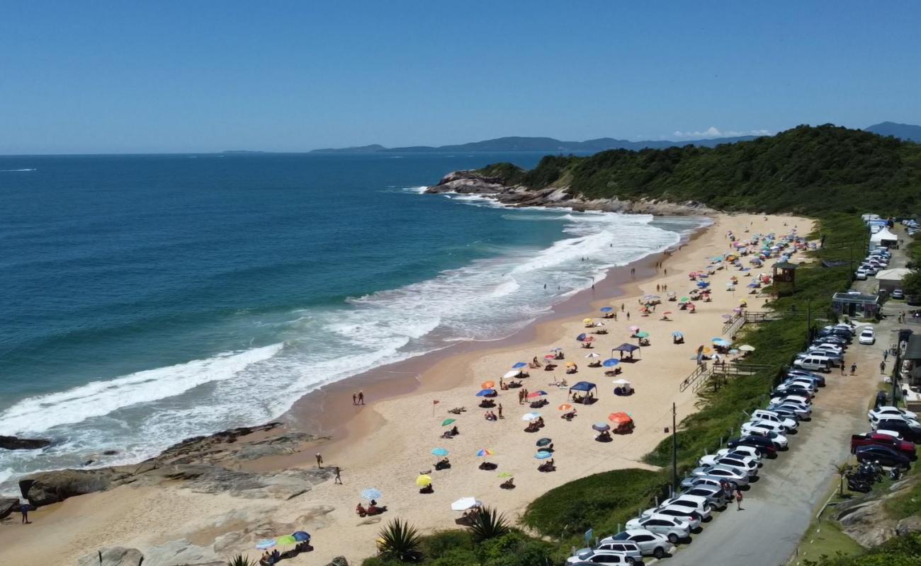 Photo de Praia do Pinho avec sable beige de surface
