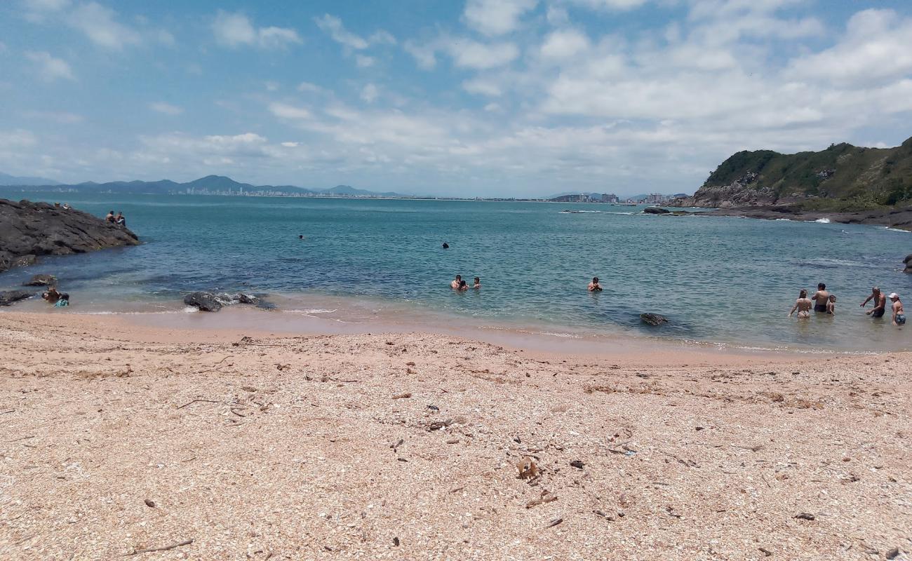 Photo de Praia da Galhetinha avec sable lumineux de surface