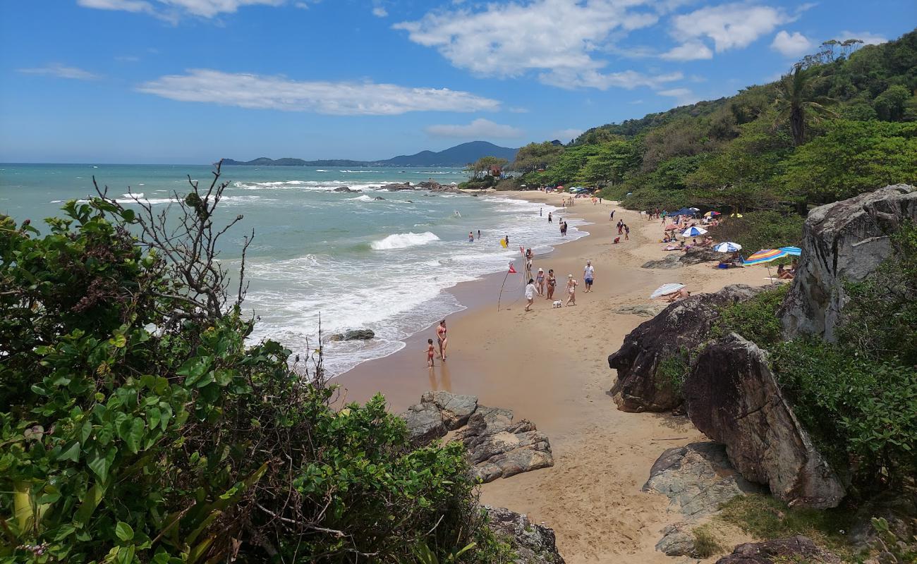Photo de Plage de Bacia da Vovo avec sable beige de surface