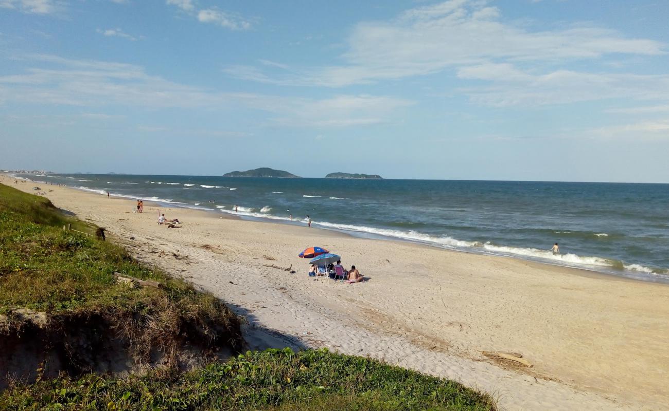 Photo de Plage de Salinas avec sable beige de surface