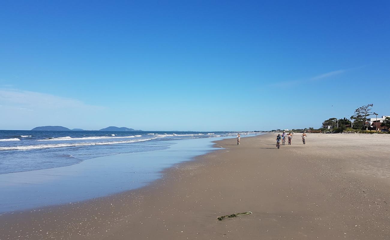 Photo de Praia da Pelzi avec sable beige fin de surface