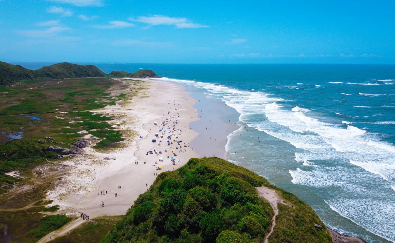 Photo de Plage de Fora avec sable fin et lumineux de surface