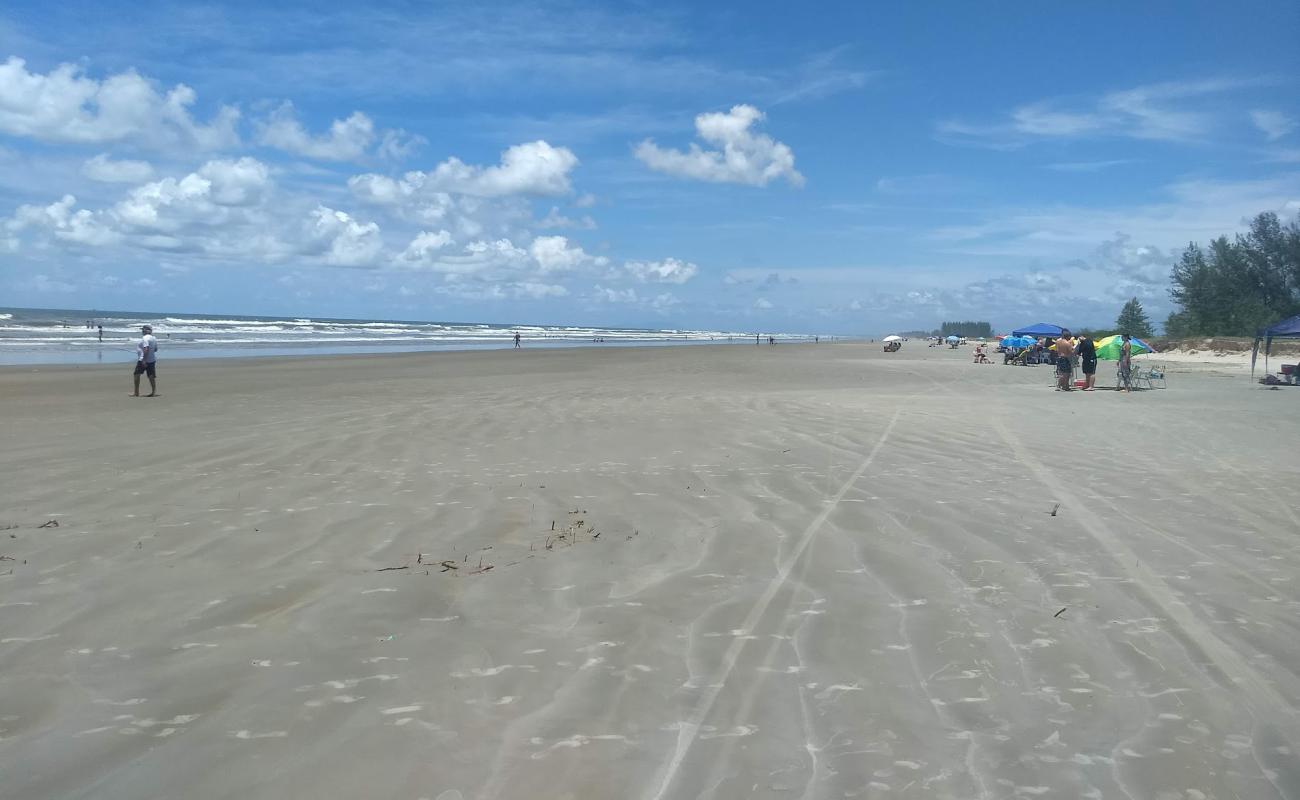 Photo de Praia do Araçá avec sable beige fin de surface