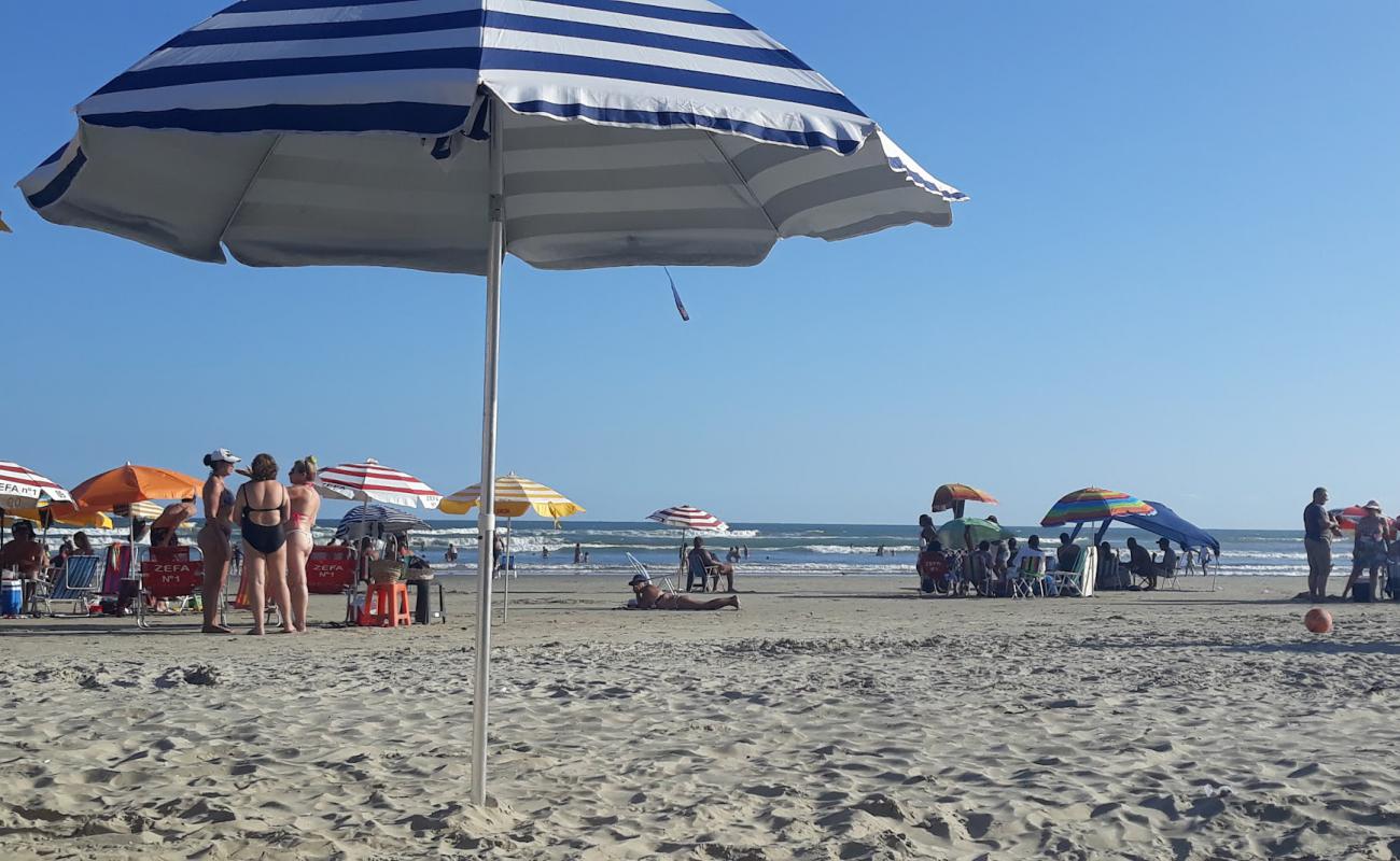 Photo de Plage de l'aviation avec sable beige fin de surface