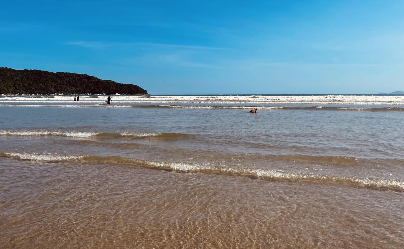 Photo de Plage d'Indaiá avec sable lumineux de surface