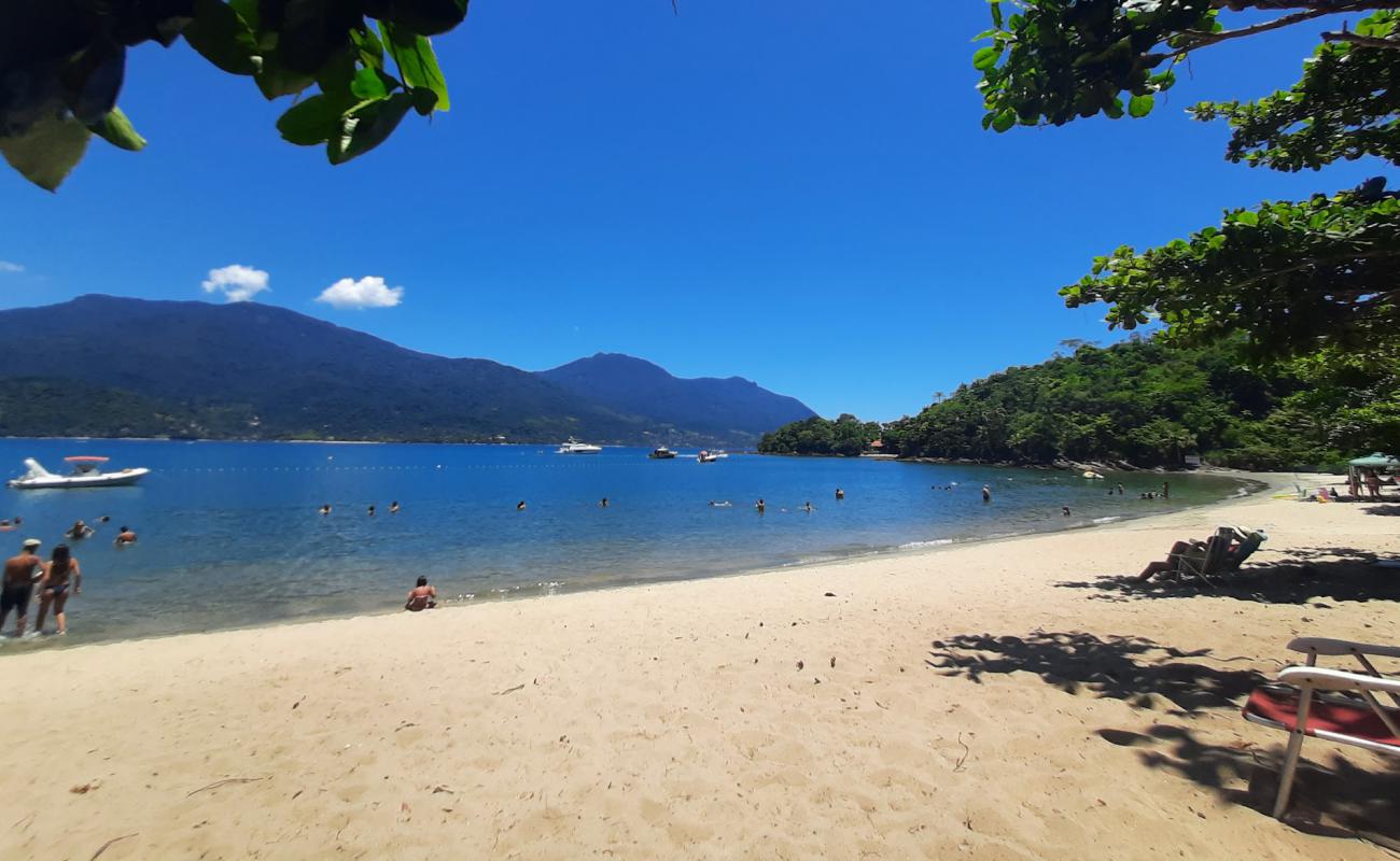 Photo de Plage de Pitangueiras avec sable beige de surface