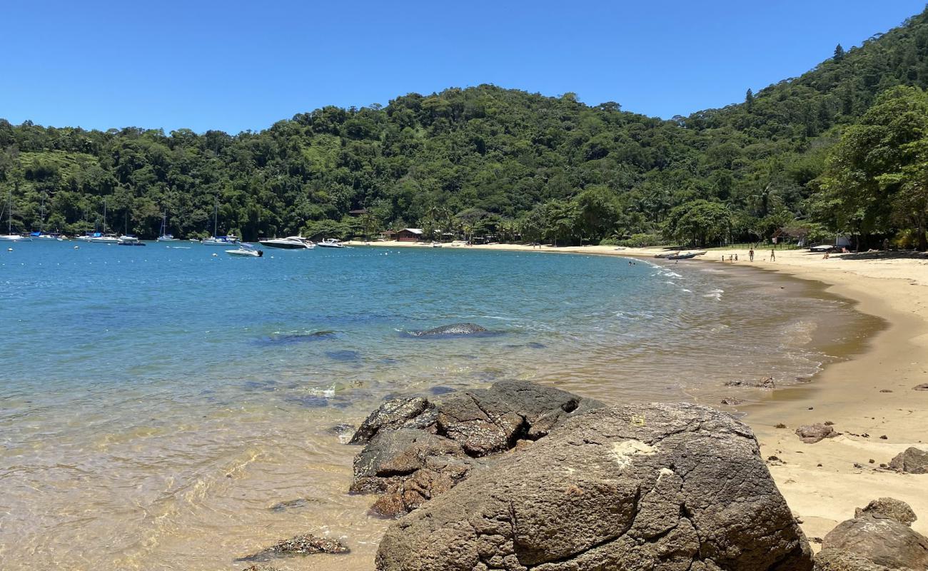 Photo de Praia do Flamengo avec sable fin et lumineux de surface