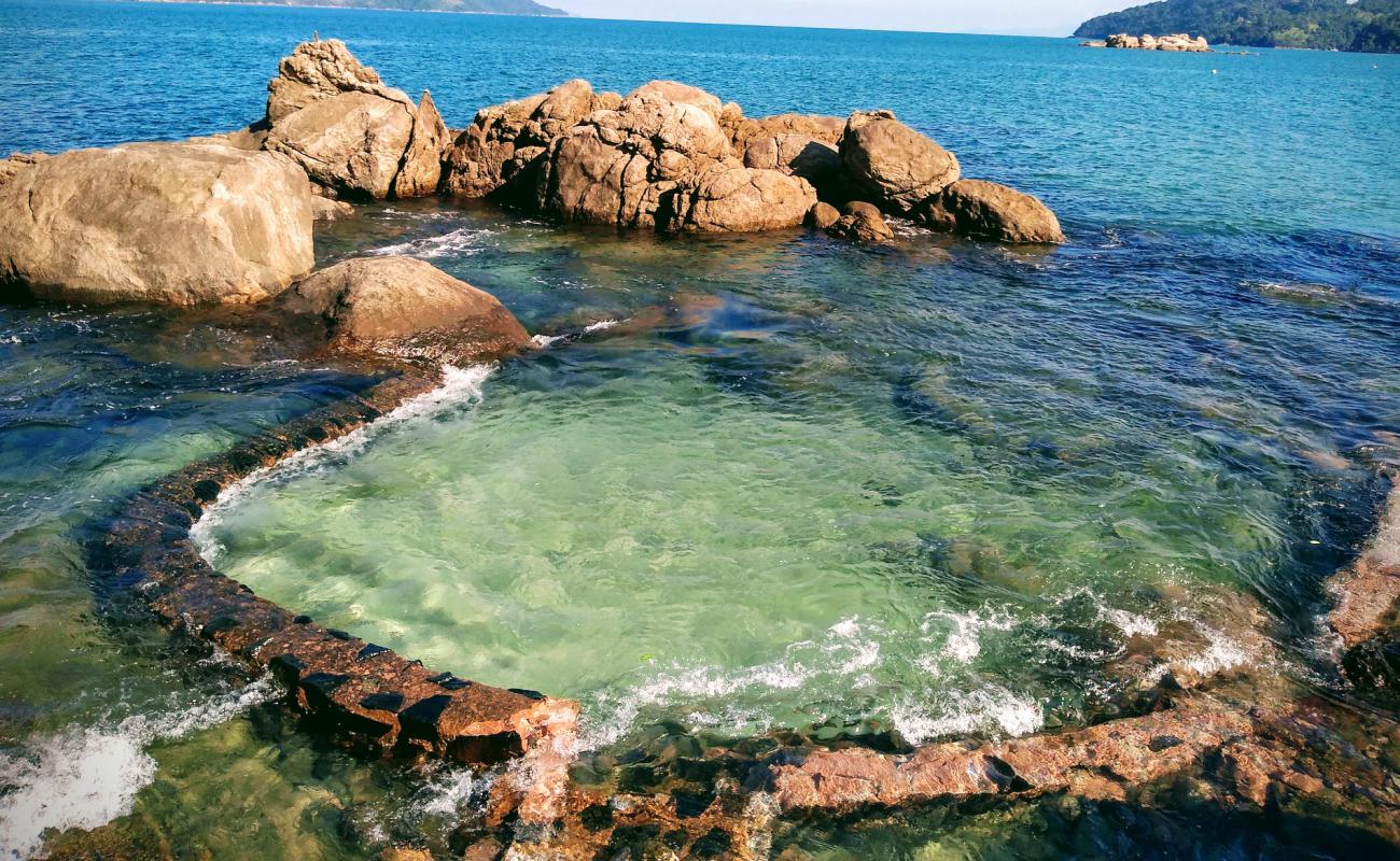 Photo de Piscine Naturelle de Santa Rita avec sable brillant et rochers de surface