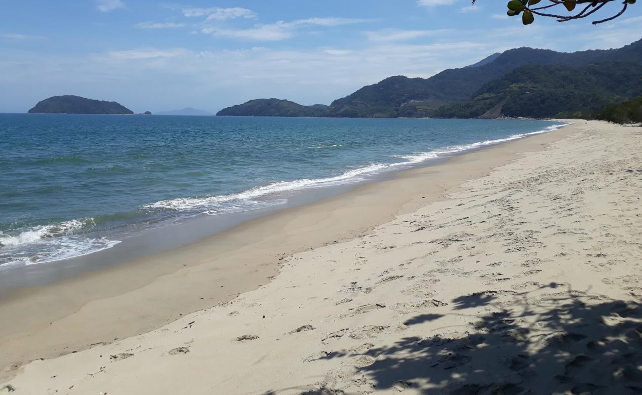 Photo de Praia da Puruba avec sable lumineux de surface