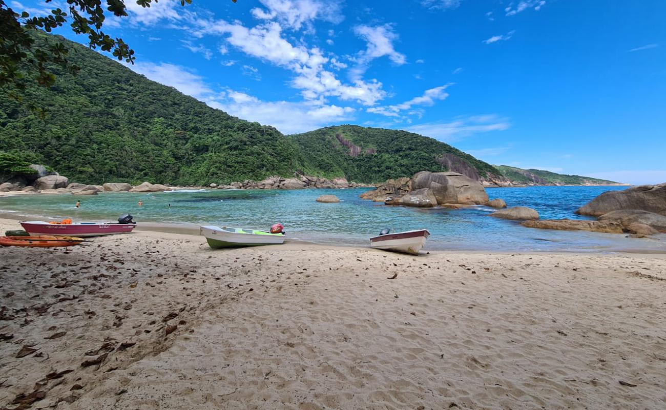 Photo de Praia da Sumaca avec sable beige de surface