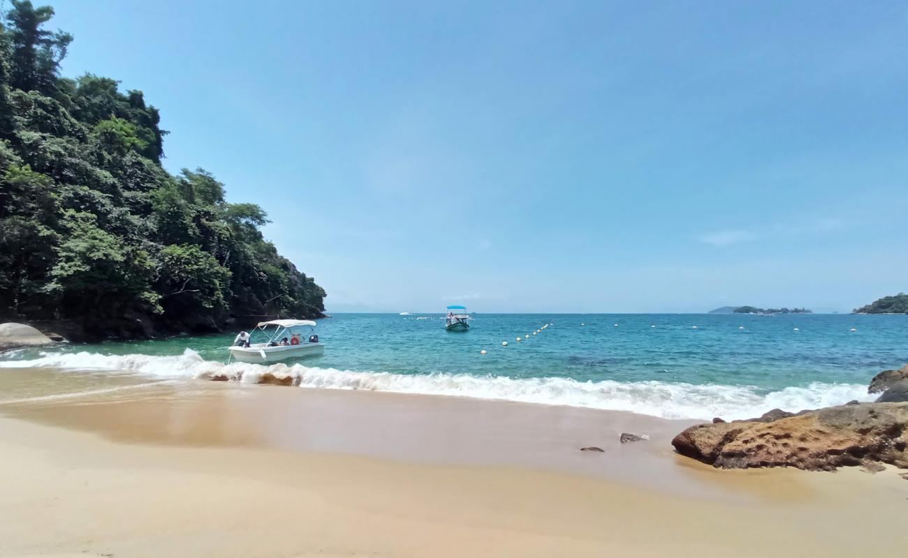 Photo de Plage de Santa Rita avec sable fin et lumineux de surface