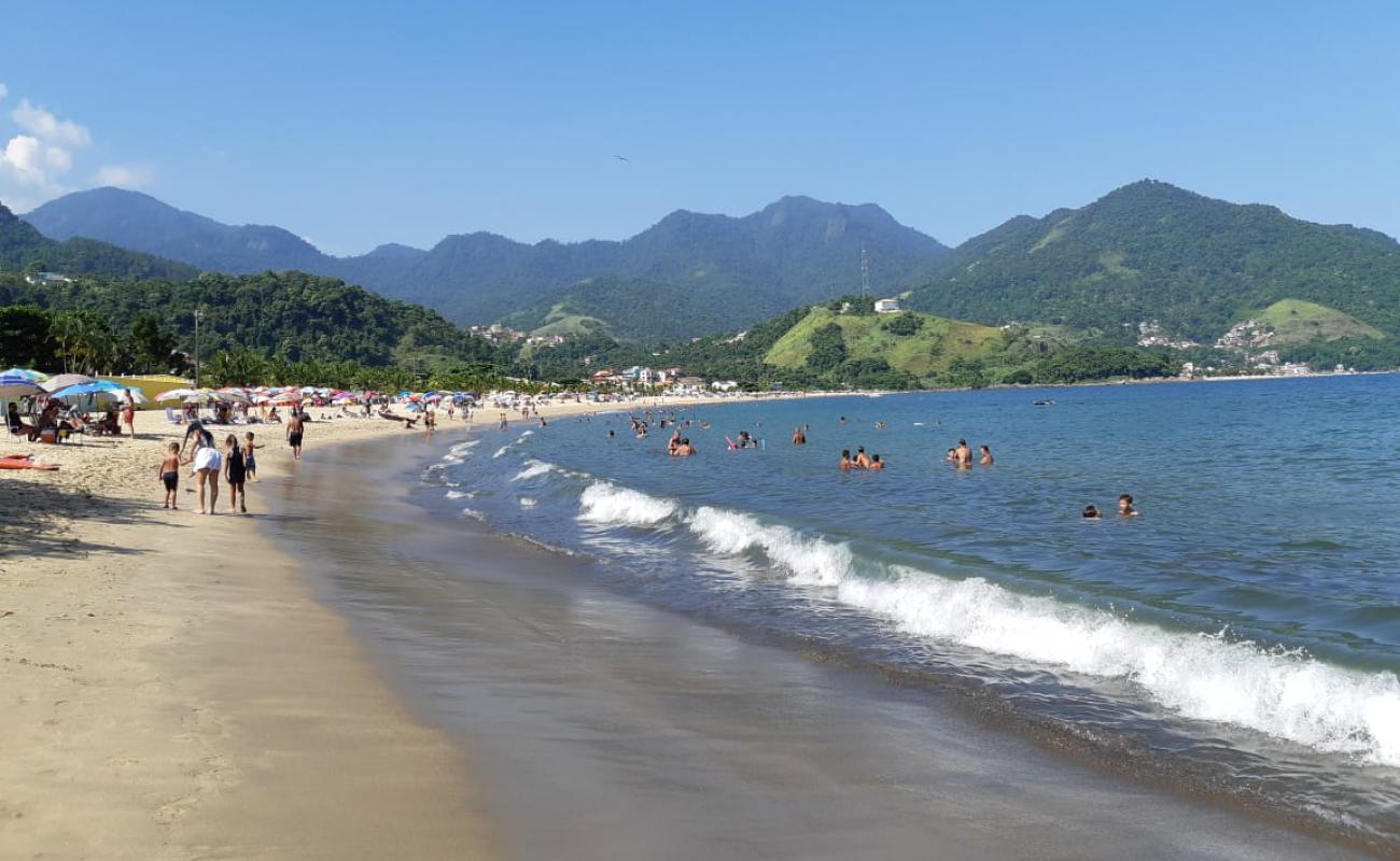 Photo de Plage de Garatucaia avec sable beige fin de surface