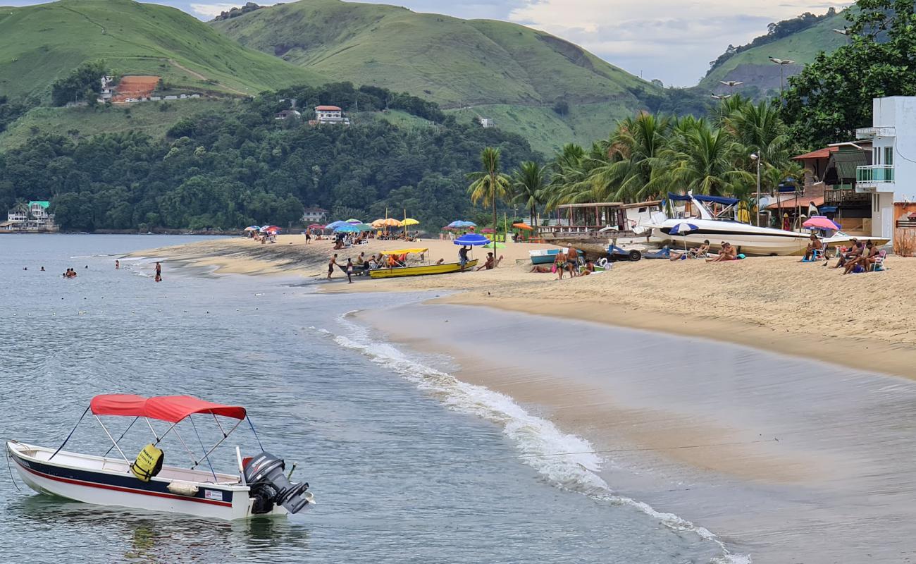 Photo de Plage de Conceicao de Jacarei avec sable fin et lumineux de surface