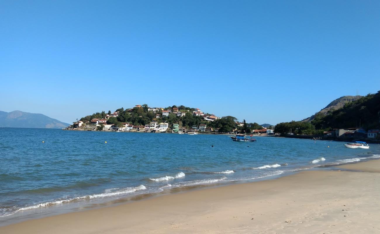 Photo de Plage Apara avec sable beige de surface