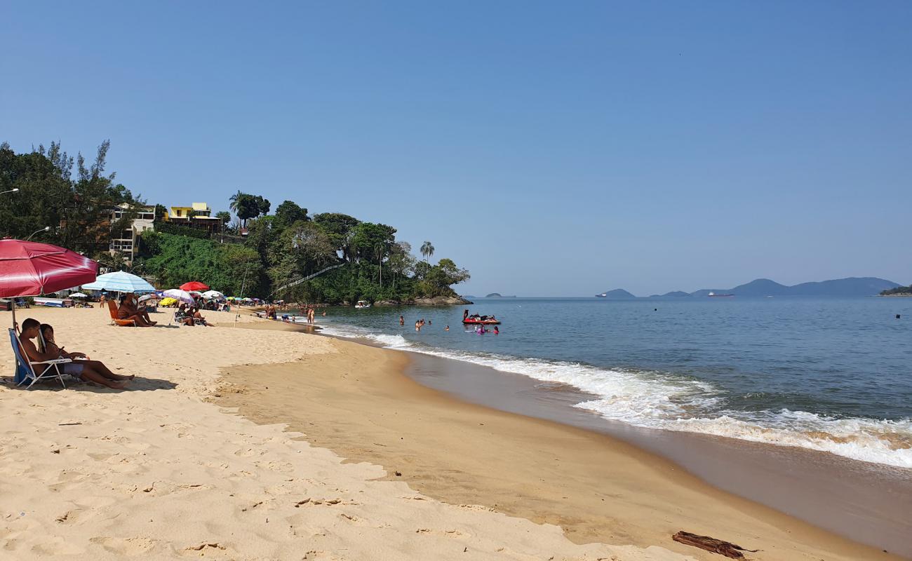 Photo de Plage Brava avec sable beige fin de surface