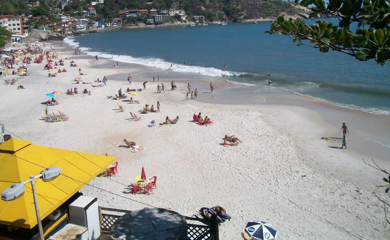 Photo de Plage de Barra de Guaratiba avec sable beige fin de surface