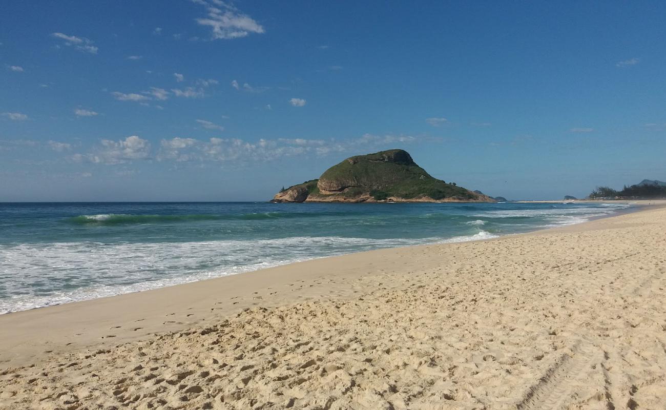 Photo de Plage du Recreio avec sable beige fin de surface