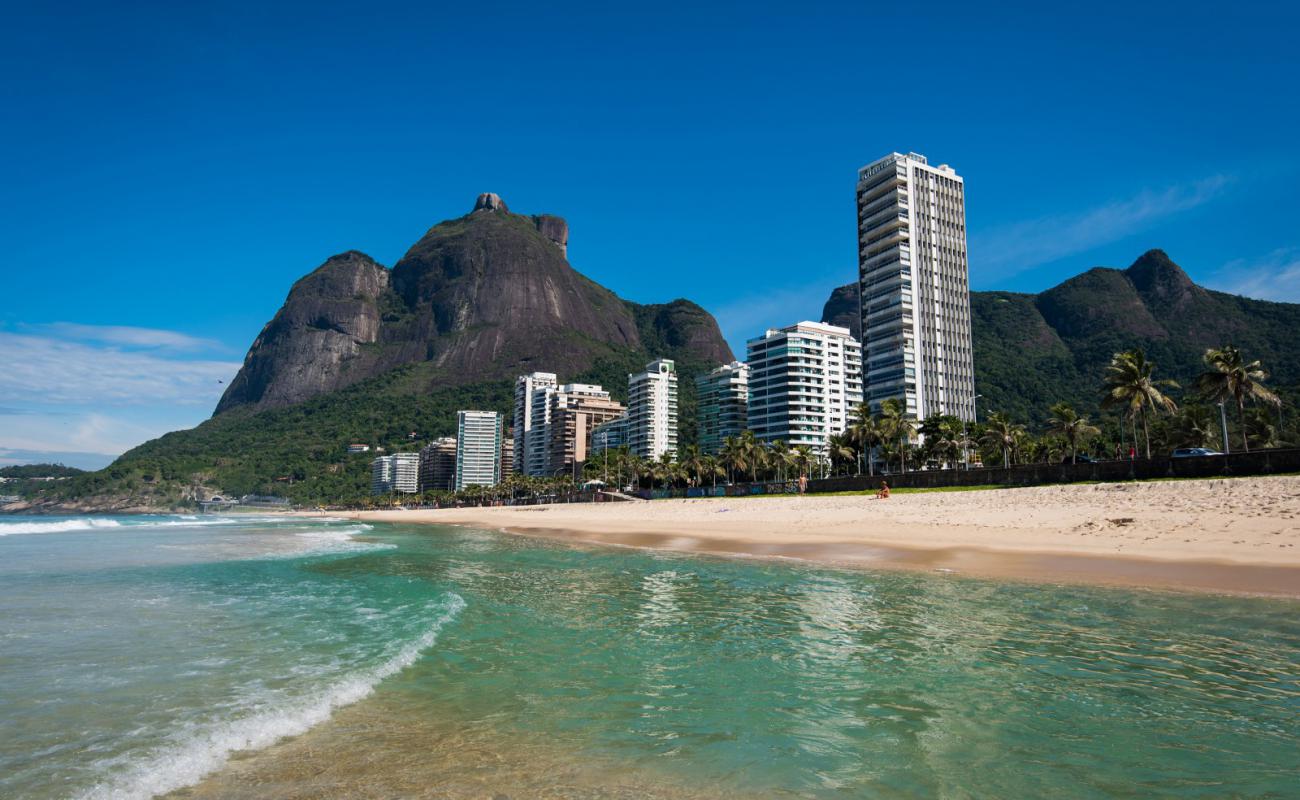 Photo de Praia da Gavea avec sable fin et lumineux de surface