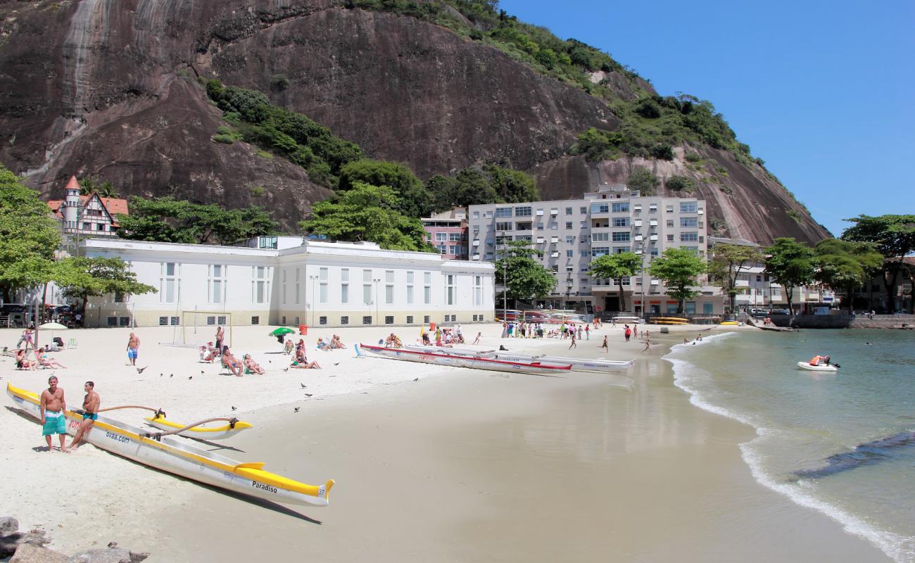 Photo de Praia da Urca avec sable beige fin de surface