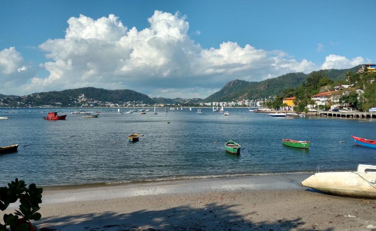 Photo de Praia do Cais avec sable beige de surface