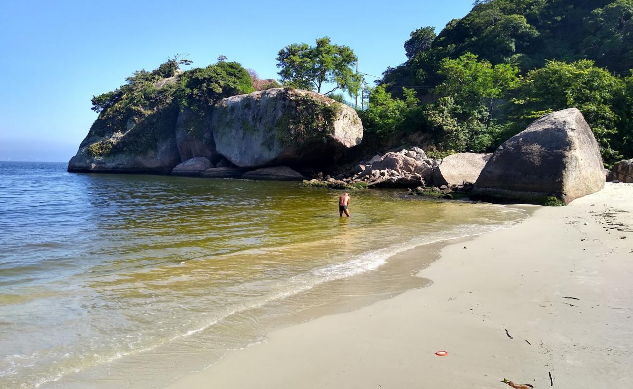 Photo de Plage Eva avec sable beige de surface