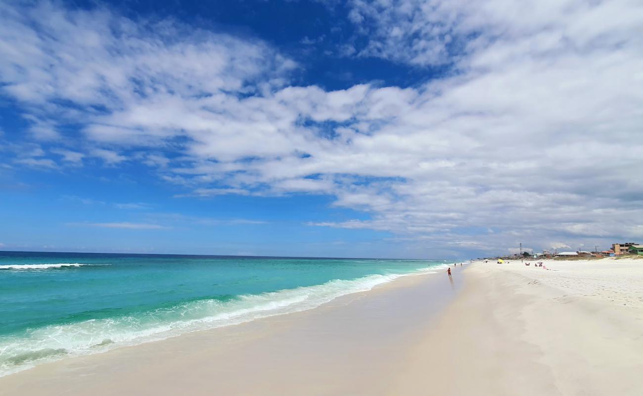 Photo de Praia de Figueira avec sable fin blanc de surface