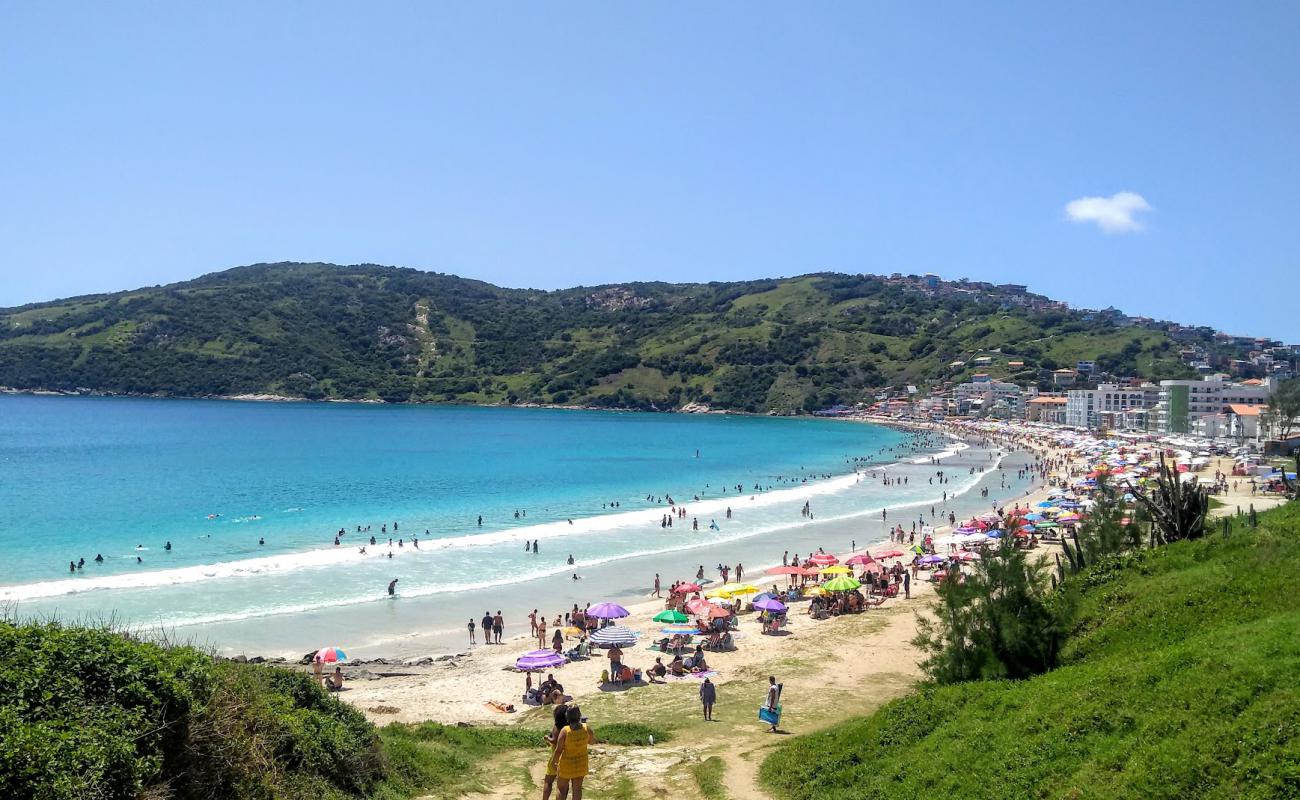 Photo de Plage de Arraial do Cabo avec sable fin et lumineux de surface