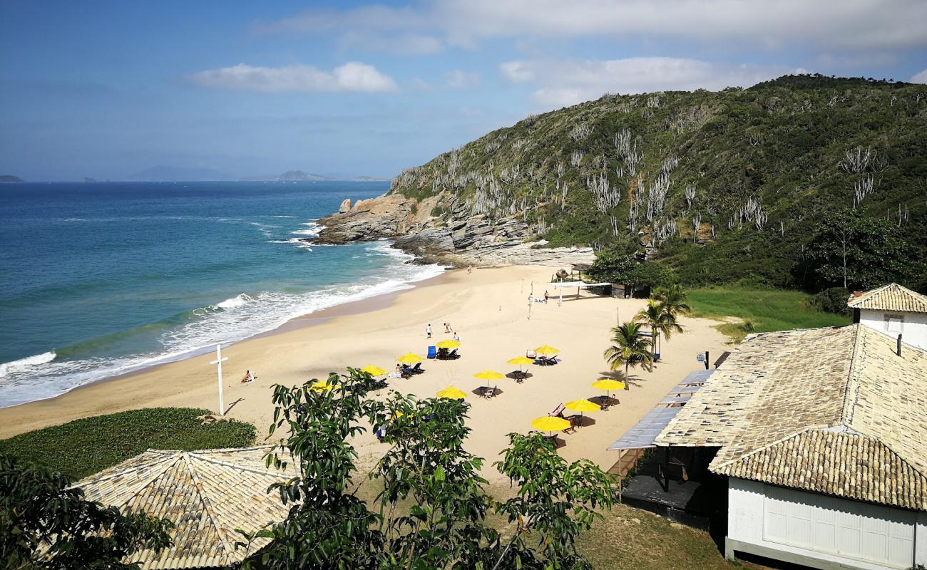 Photo de Praia Caravelas avec sable fin et lumineux de surface