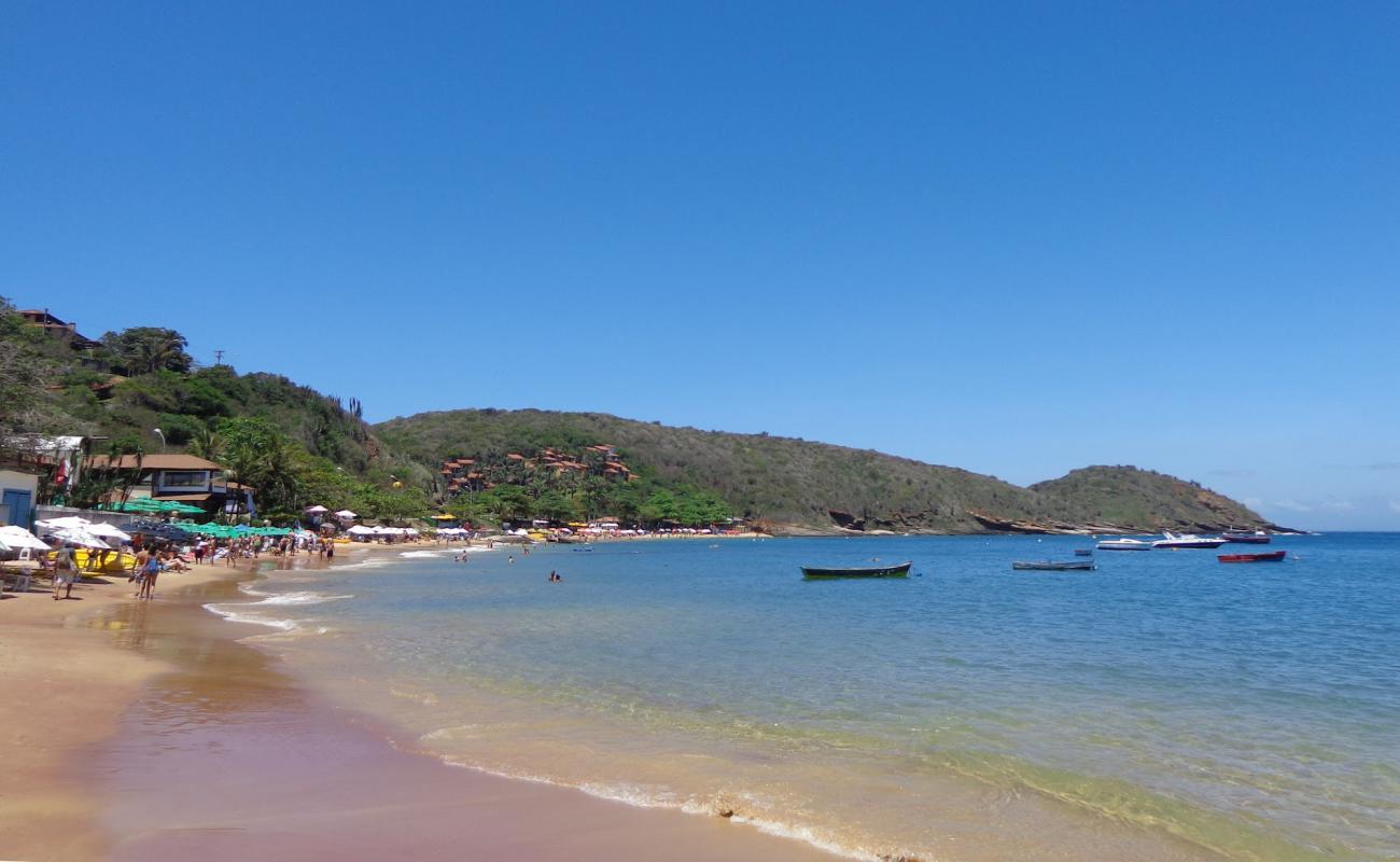 Photo de Plage de Joao Fernandes avec sable fin et lumineux de surface