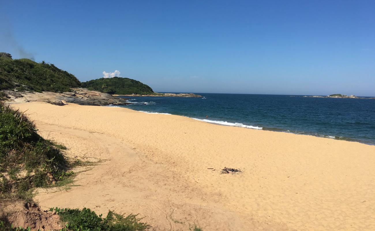Photo de Plage Vierge avec sable beige de surface