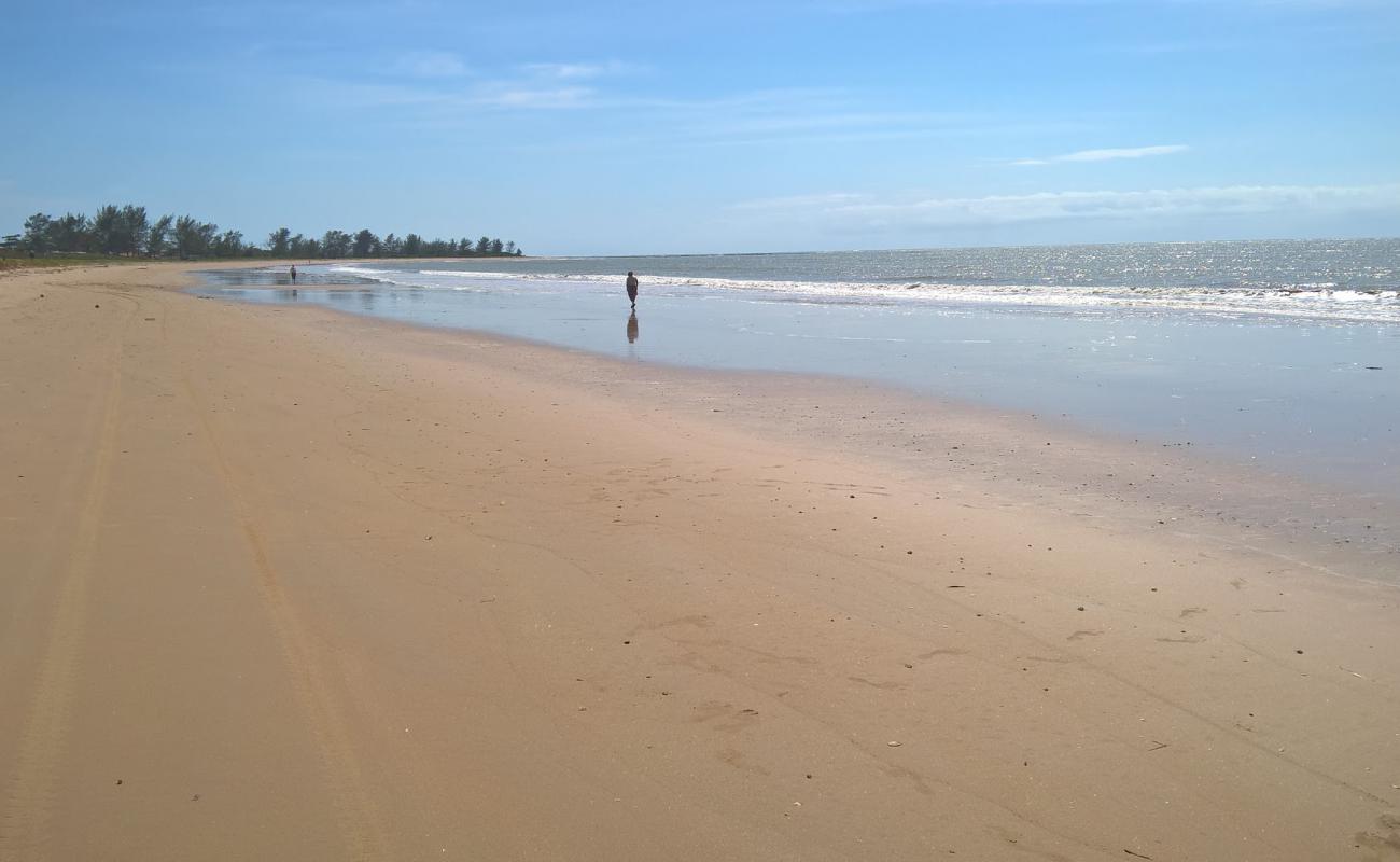 Photo de Plage de Guriri avec sable lumineux de surface